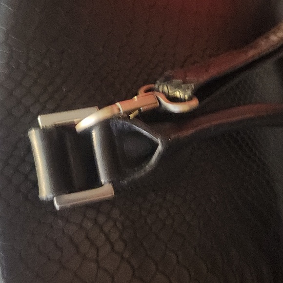 Dorsa EUC Black Crocodile Embossed Designer Tote Bag or Crossbody - Picture 4 of 7